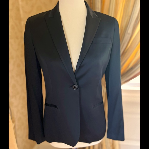 Theory Jackets & Blazers - THEORY black satin classic blazer EUC size 4